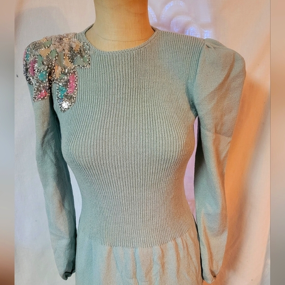 Vintage Dresses & Skirts - VINTAGE SWEATER DRESS 👗